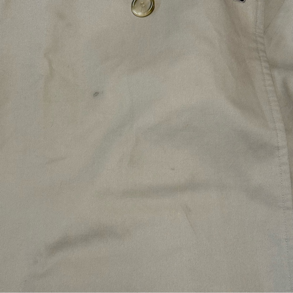 Burberry trench coat. - Picture 13 of 14